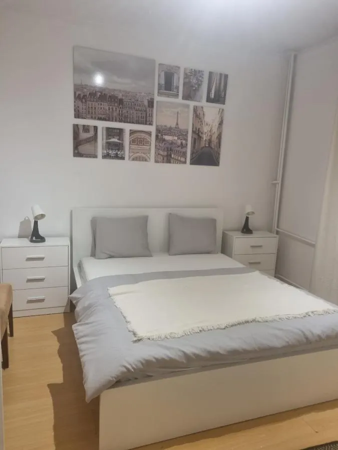 Old Town Pearl Apartment Warsaw
